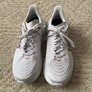 Hoka Mach 5 running shoes